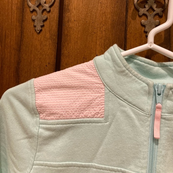 Vineyard Vines Marthas Vineyard Girl’s Seersucker Shoulder Shep Shirt - Picture 6 of 13